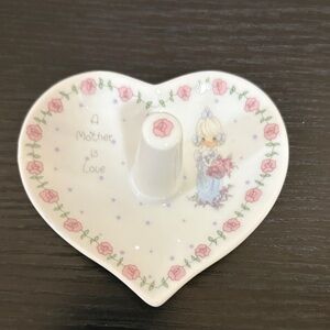 Enesco White Heart Ring Holder